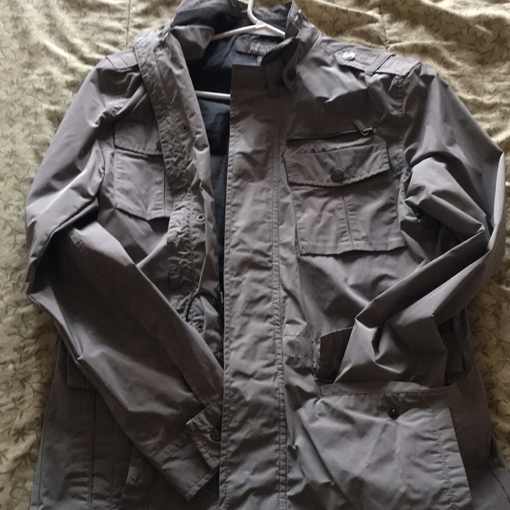 Windbreaker - Picture 3 of 5